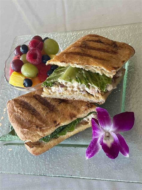 10 BEST Oak Island Restaurants (NC) - Lost In The Carolinas