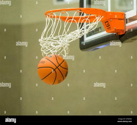 Basketball net win hi-res stock photography and images - Alamy
