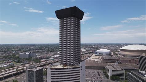 Man dead after falling from abandoned Plaza Tower in New Orleans ...