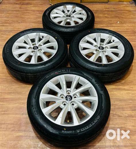 17inch Hycross Vx Oem Alloys With Tyres set of 4 lite used - Spare ...
