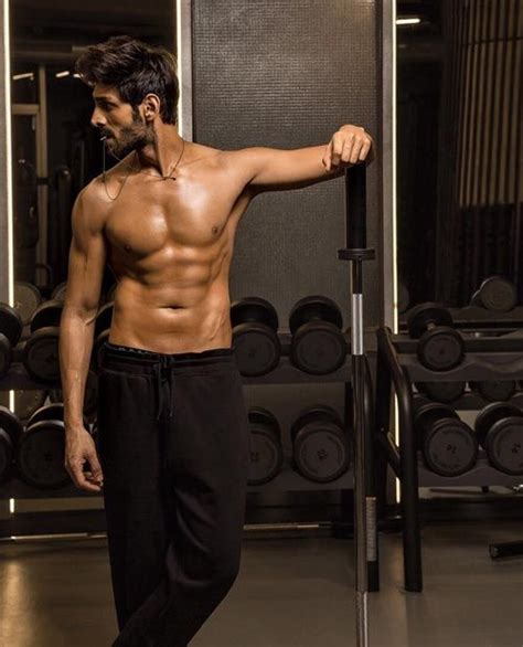 Kartik Aaryan Talks To MensXP About His Body Transformation