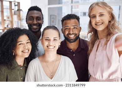 Freidnly Business People 的图像结果