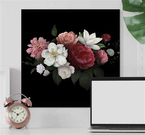 Vintage roses over a black background floral canvas - TenStickers