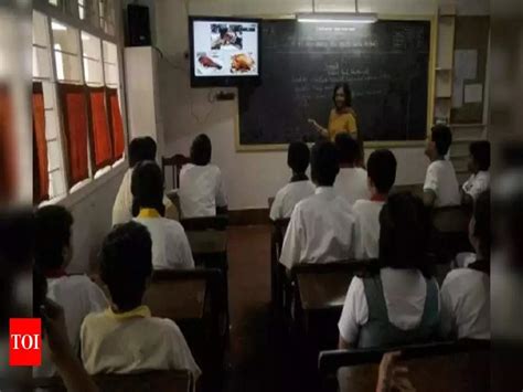 Challenges and opportunities of digital education