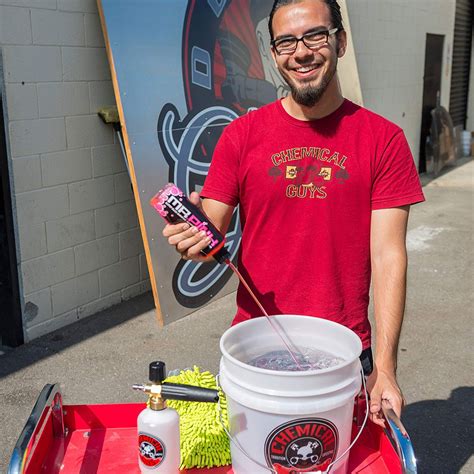 Dung dịch nước rửa xe oto đậm đặc - Chemical Guys Mr Pink Super Suds ...