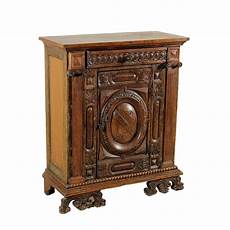 credenza piccola piccola credenza in stile neorinascimento credenza piccola piccola credenza in stile neorinascimento