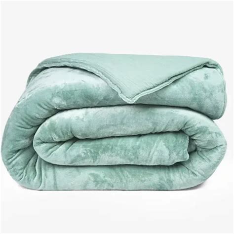 Zarf King Size French Muzlin Velvet AC Blanket With 2 Cushion Covers ...