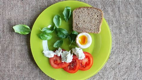 थाली में अलग-अलग डिशेज का टच होना आपको भी परेशान करता है? साइंस ने खोज ...