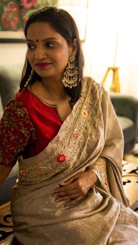 Hand embroidered sarees and indian fashion clothes | Kiash hand embroidery