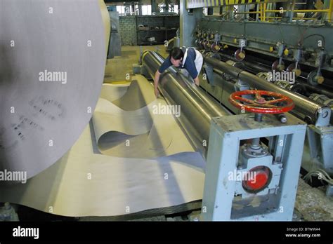 Old Paper Machine 的图像结果