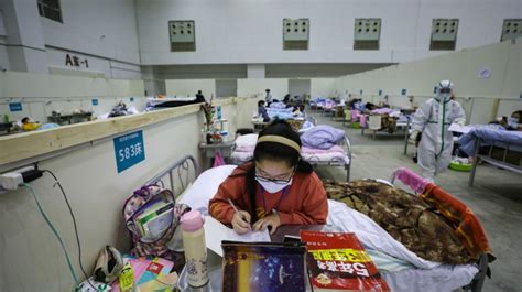 励志女生方舱医院坚持备战高考 - 中国日报网