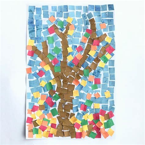 🌳🍂FALL TREE MOSAIC 🍂🌳 ⁣ Paper mosaics are fun and simple! They can be ...