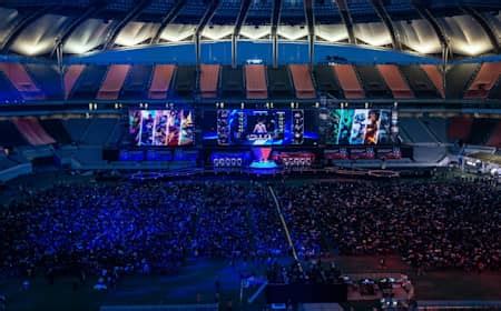 League of Legends ranking system: How to rank up in LoL