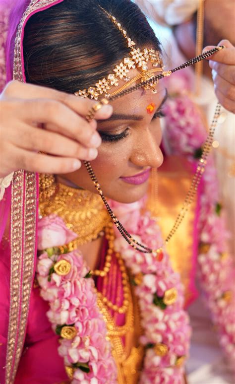 Makeup Tutorial India Bride 的图像结果