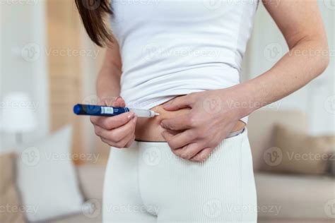 Injecting Insulin 的图像结果