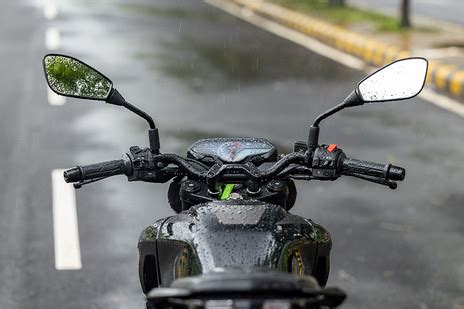 Bajaj Pulsar N160 On Road Price in Ahmedabad & 2022 Offers, Images