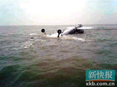 珠海小型飞机试飞时坠海 机上人员全部获救(图) - 青岛新闻网