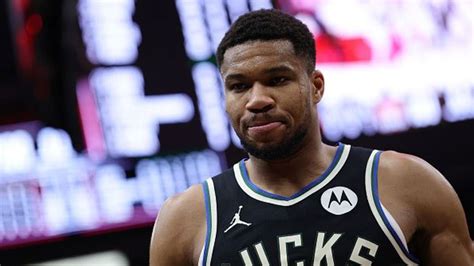 Will Giannis Antetokounmpo Play Tonight? Know the Injury Update of ...