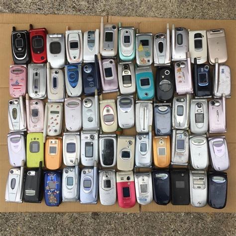 Vintage Flip Phones - Retro Gadgets