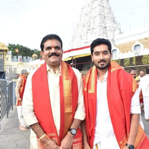 Nirupam Paritala : తిరుమలలో కార్తీకదీపం డాక్టర్ బాబు.. స్వామివారి ...