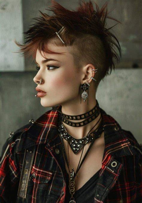 Pin by WerdnA on Goth/ Punk music and Styles | Short punk haircuts ...
