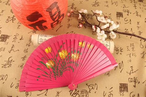 Spanish Fans: A Perfect Blend of Traditional Craftsmanship and Modern ...