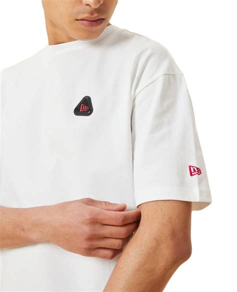 NEW ERA GRAPHIC WHITE OVERSIZED T-SHIRT