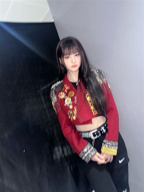 Pin by ⸝⸝ɞ̴̶̷ ·̫ ‹⸝⸝ᐡ on SULLYOON in 2024 | Stage outfits, Girl, Dance ...