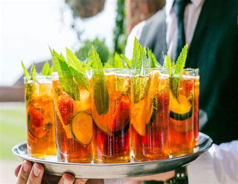 4 Hotels Around The World That Serve Mouthwatering Welcome Drink ...