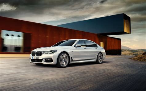 VIDEO GALLERY: 2016 BMW 7 Series
