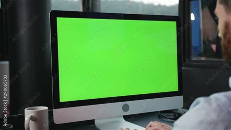 Computer Side Greenscreen 的图像结果