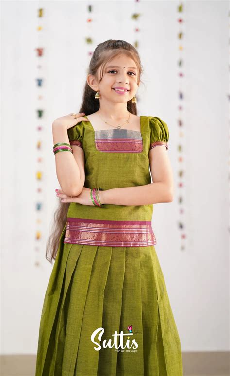 Cotton Pavadai Sattai - Green & Magenta – Ivalinmabia