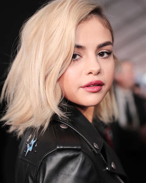 Selena Gomez Blond : Is Selena Gomez's Blonde Hair Real? The Singer ...