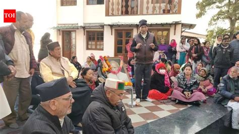 Harish Rawat on strike over relocation of street vendors from Mall Road ...