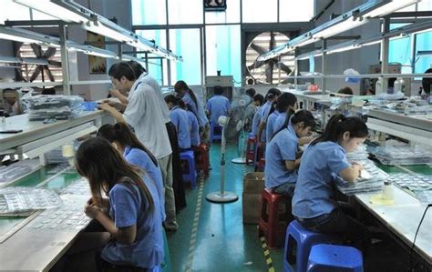 在深圳打工，月入一万是正常的吗？工人：大部分是存在的_腾讯新闻