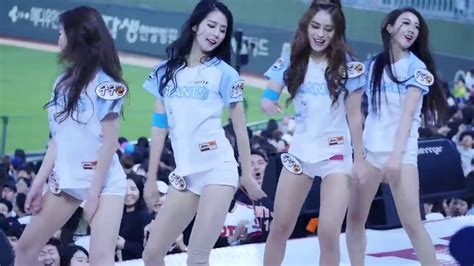 韩国女团球场激情热舞，青春火辣风情，感受下来自姑娘的热情吧