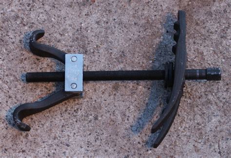 Chevy Coil Spring Install 的图像结果