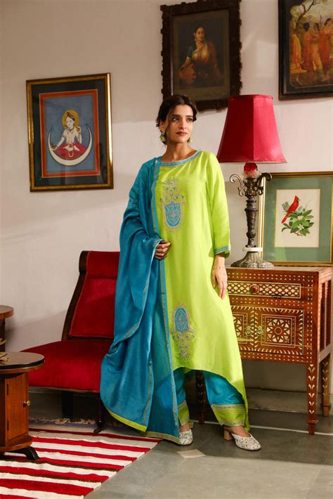 AARYA KURTA SET – White Maison de Couture