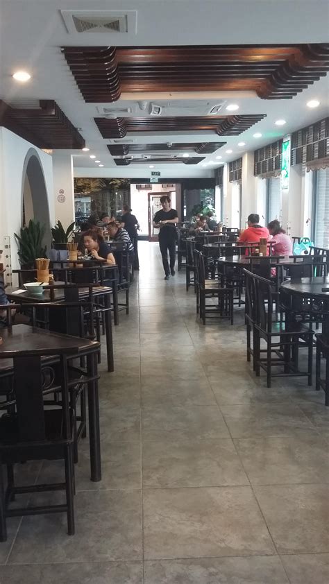 【携程美食林】杭州奎元馆餐馆,（1）、虾爆鳝面 是奎元馆声名远播的一碗特色面，据说在清末杭州一带…