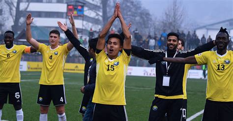 Real Kashmir Football Club handover PPEs, masks and gloves to Srinagar ...