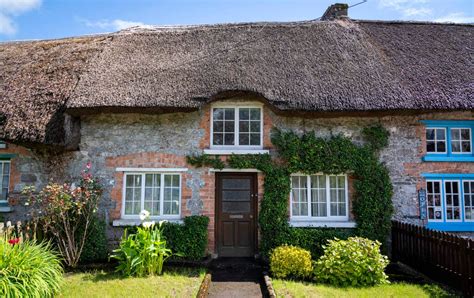 Discover Ireland’s thatched cottages | Ireland.com