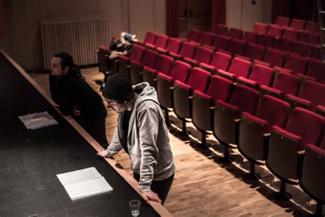 Professional Actor Reading a Script 的图像结果