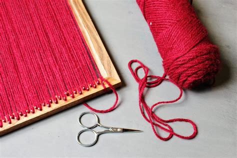 DIY Wooden Picture Frame Loom - Welcome To Nana's