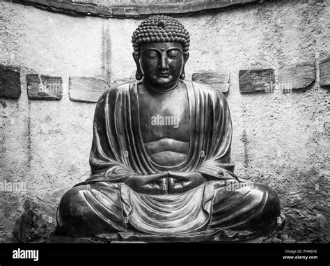 Meditating Japanese Buddha Statue Stock Photo - Alamy