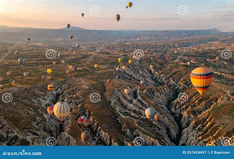 Turkey Balloons Cappadocia Goreme Kapadokya , Sunrise in the Mountains ...