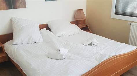 GASTHAUS & PENSION "ZUM ADLER" MYKONOS (Fuerth) - Guesthouse Reviews ...