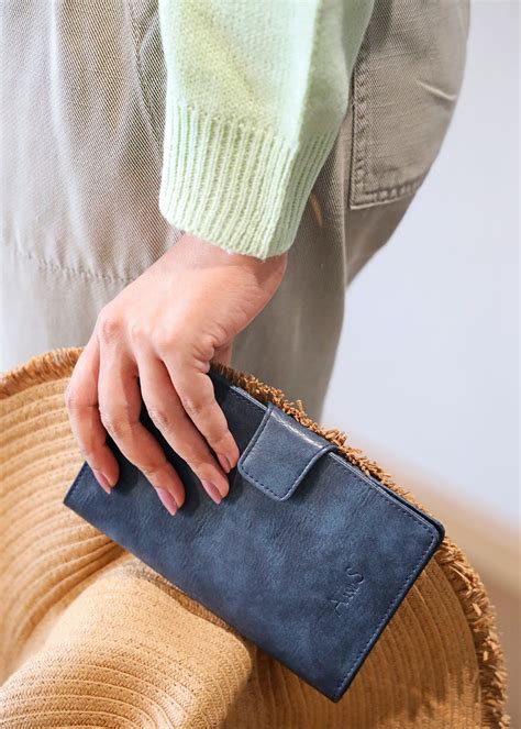 Get Solid Vegan Leather Passport Organizer at ₹ 999 | LBB Shop