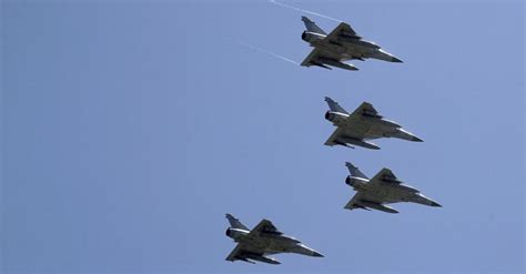 Taiwan denuncia l’incursione di 13 caccia militari cinesi - Il Sole 24 ORE