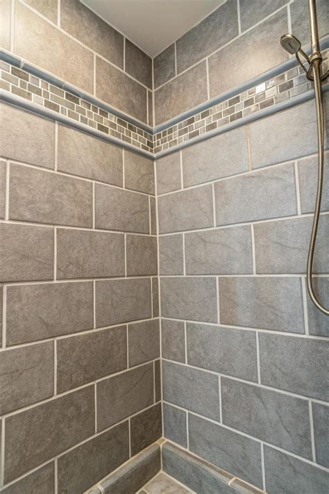 19+ Chic Grey Shower Tile Ideas for a Stylish Bathroom