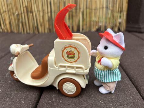 screaming. crying. throwing up. : r/sylvanianfamilies
